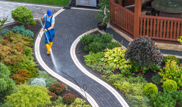 Best Sidewalk Pressure Washing  in Howell, MI